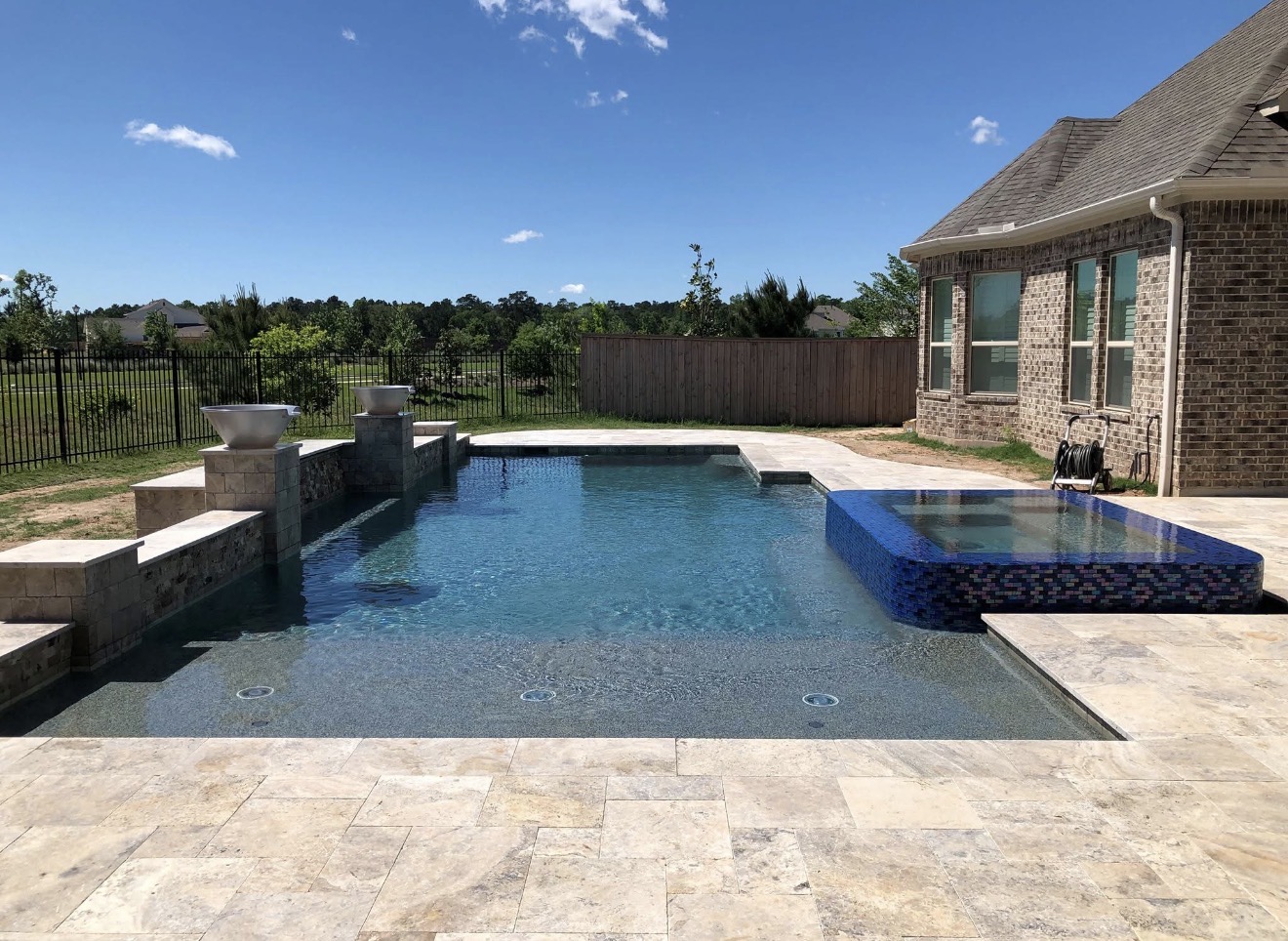 Radiant Pools of Texas logo